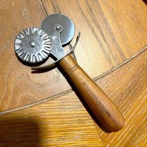 William Sonoma Pastry/pasta Knife